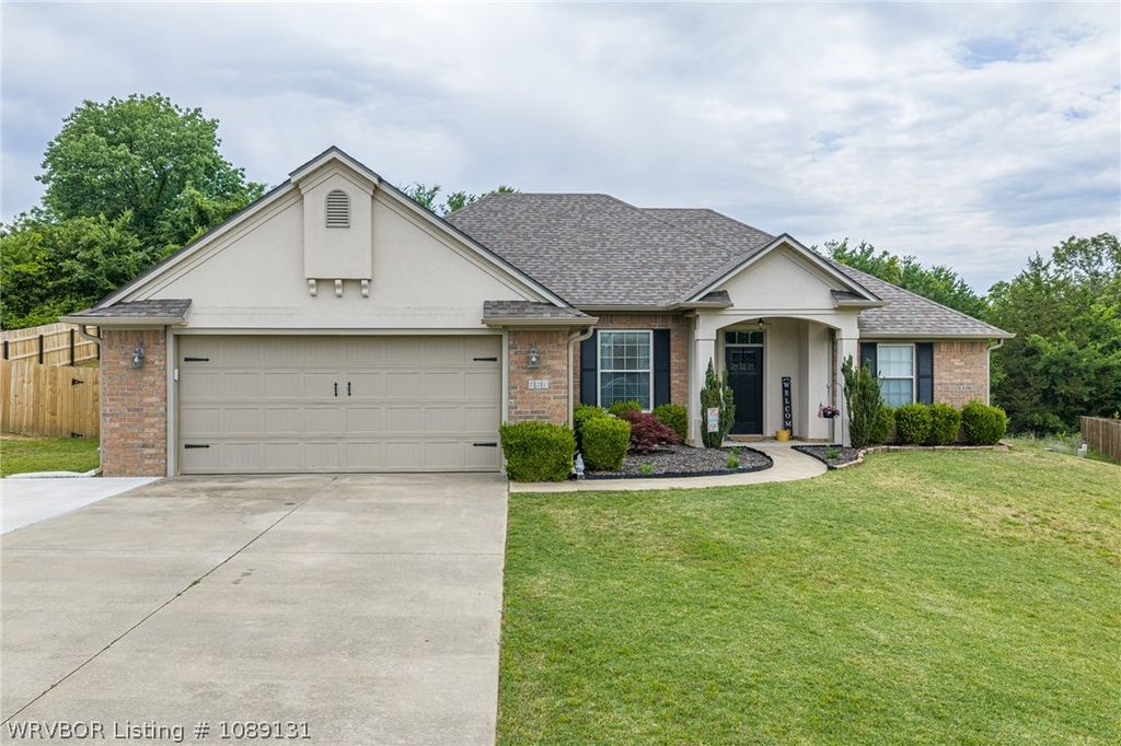 821 Woodland Way, Greenwood, AR 72936