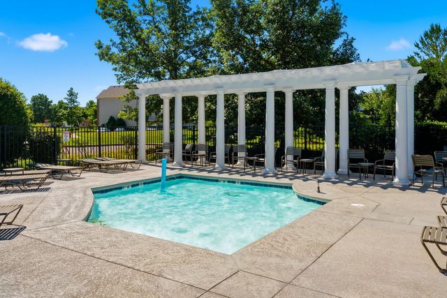 506 Simsbury Court, Oswego, IL 60543