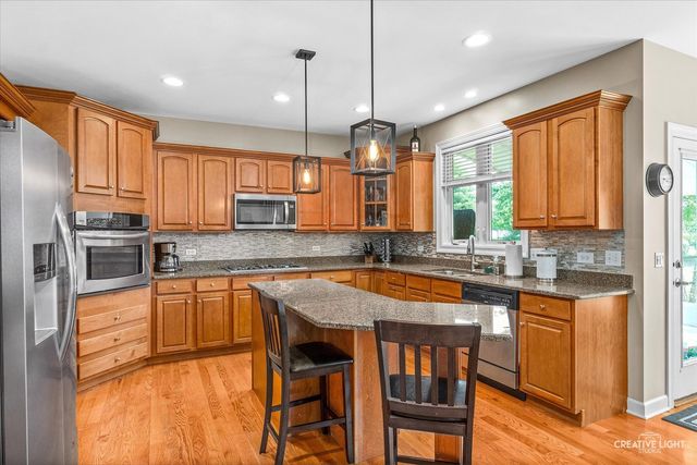 506 Simsbury Court, Oswego, IL 60543