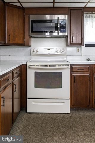 333 S LEHIGH AVE, Frackville, PA 17931