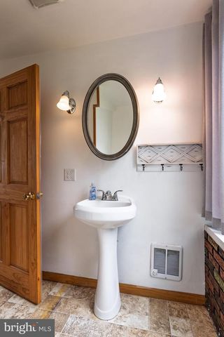 333 S LEHIGH AVE, Frackville, PA 17931