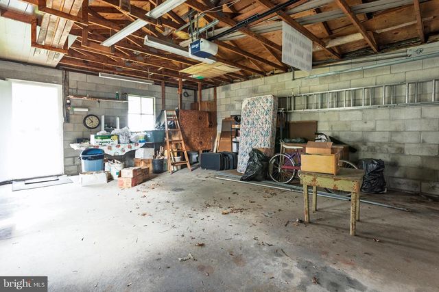 333 S LEHIGH AVE, Frackville, PA 17931