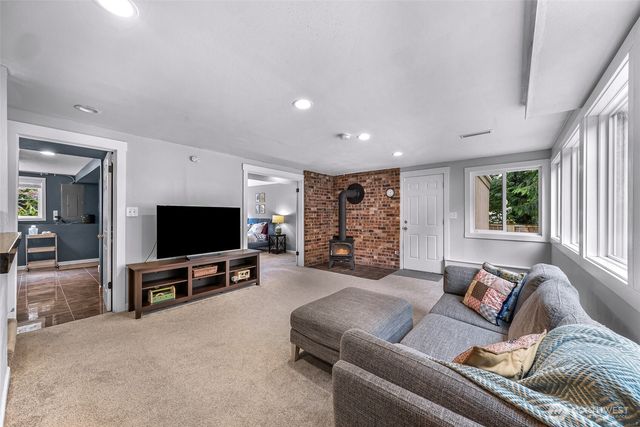 19115 104th Avenue NE, Bothell, WA 98011