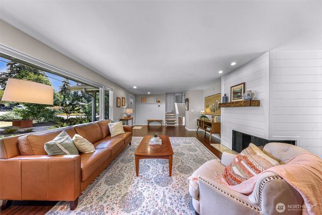 19115 104th Avenue NE, Bothell, WA 98011