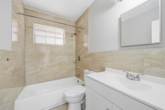 1287 NW 31st Way, Lauderhill, FL 33311