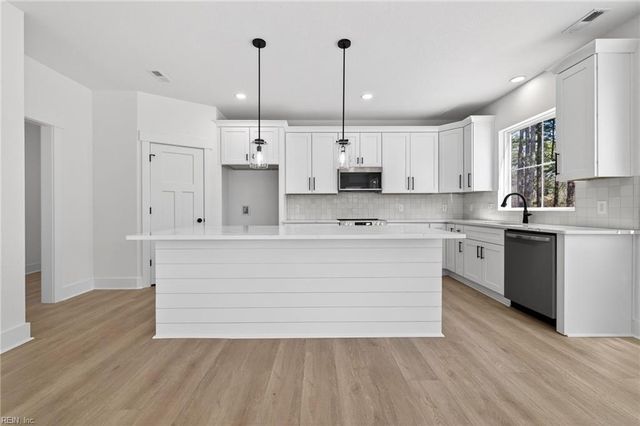 1635 Colonial AVE, Smithfield, VA 23430