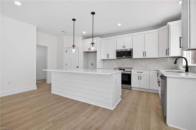 1635 Colonial AVE, Smithfield, VA 23430