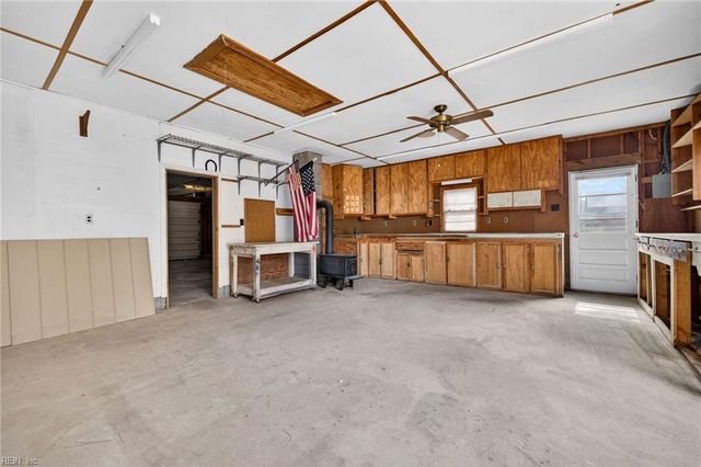 1635 Colonial AVE, Smithfield, VA 23430