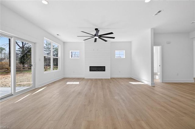 1635 Colonial AVE, Smithfield, VA 23430