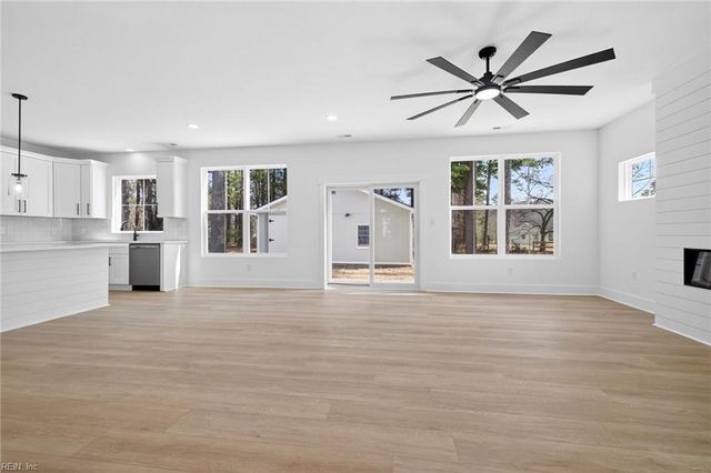 1635 Colonial AVE, Smithfield, VA 23430