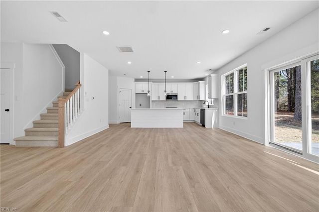 1635 Colonial AVE, Smithfield, VA 23430