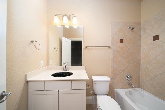 1231 Creekside Acres Court, Houston, TX 77008