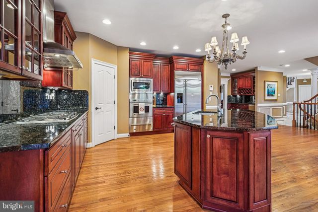 11033 DAYBREAK CT, North Bethesda, MD 20852