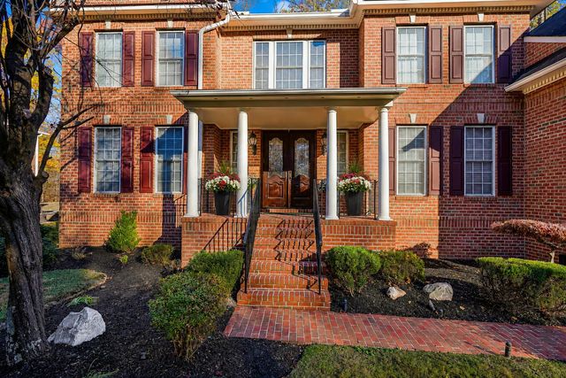 11033 DAYBREAK CT, North Bethesda, MD 20852