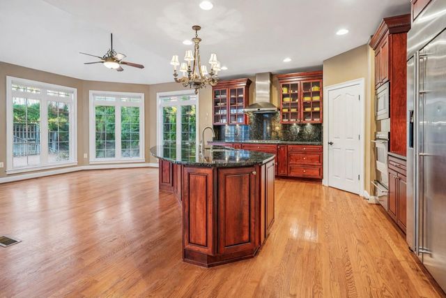 11033 DAYBREAK CT, North Bethesda, MD 20852
