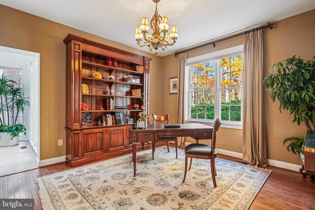 11033 DAYBREAK CT, North Bethesda, MD 20852