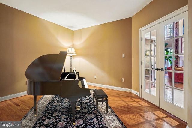 11033 DAYBREAK CT, North Bethesda, MD 20852