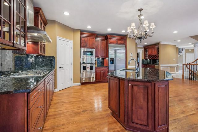 11033 DAYBREAK CT, North Bethesda, MD 20852