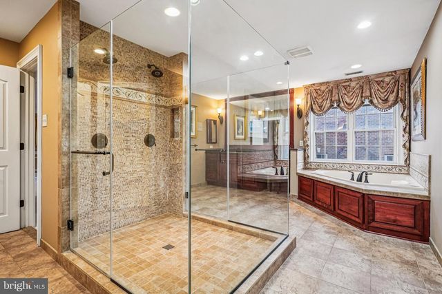 11033 DAYBREAK CT, North Bethesda, MD 20852