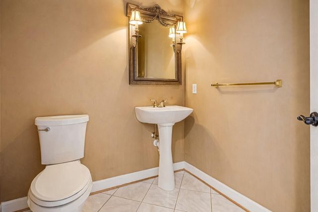 11033 DAYBREAK CT, North Bethesda, MD 20852
