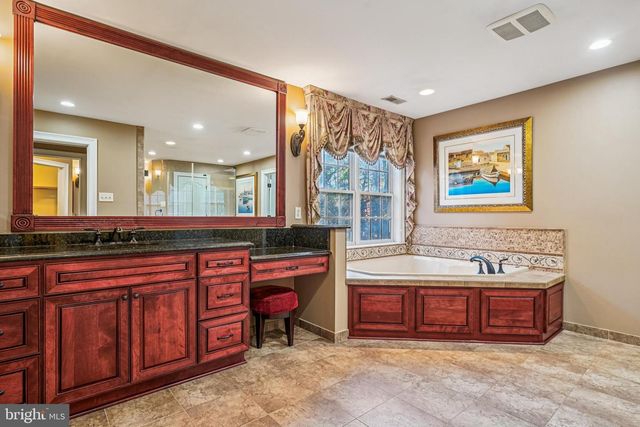 11033 DAYBREAK CT, North Bethesda, MD 20852