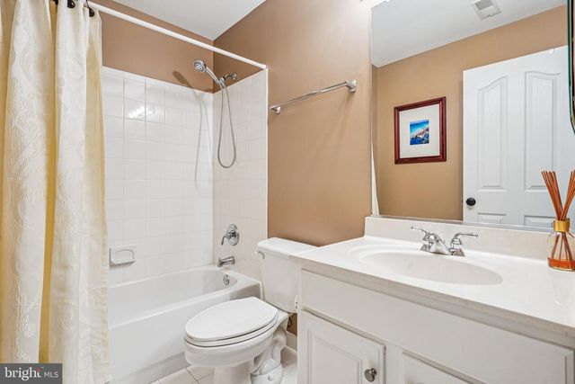 11033 DAYBREAK CT, North Bethesda, MD 20852