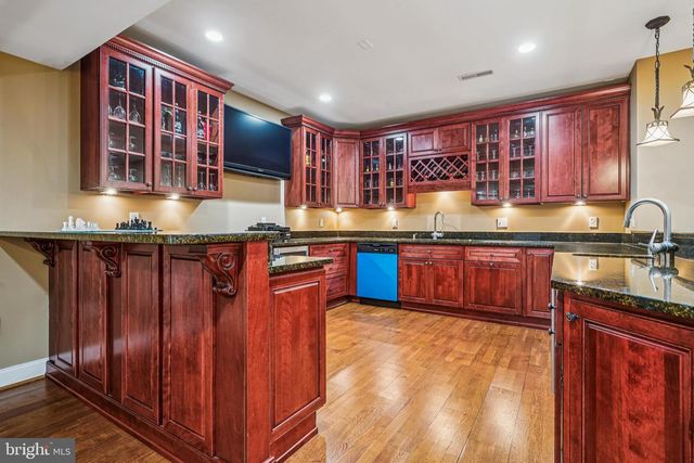 11033 DAYBREAK CT, North Bethesda, MD 20852