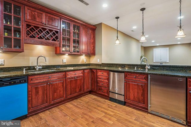 11033 DAYBREAK CT, North Bethesda, MD 20852