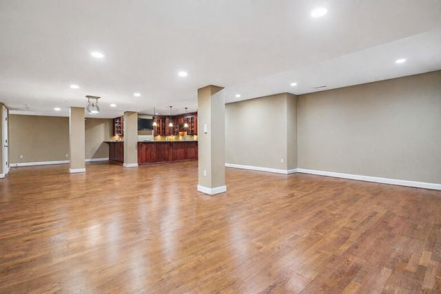 11033 DAYBREAK CT, North Bethesda, MD 20852
