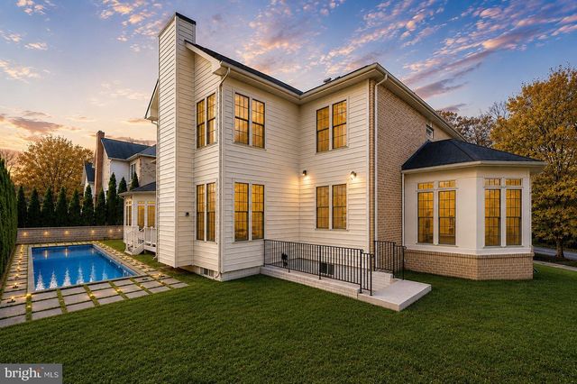 11033 DAYBREAK CT, North Bethesda, MD 20852