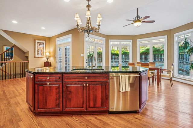 11033 DAYBREAK CT, North Bethesda, MD 20852
