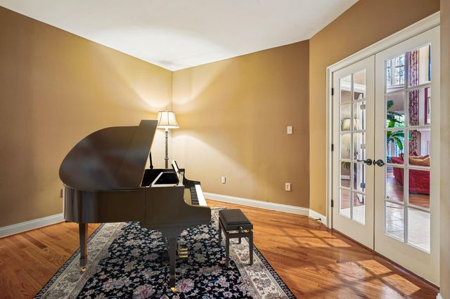 11033 DAYBREAK CT, North Bethesda, MD 20852