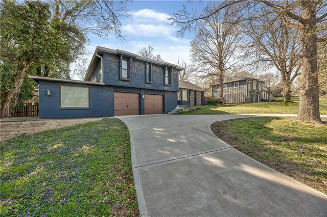 8940 Nall Avenue, Overland Park, KS 66207