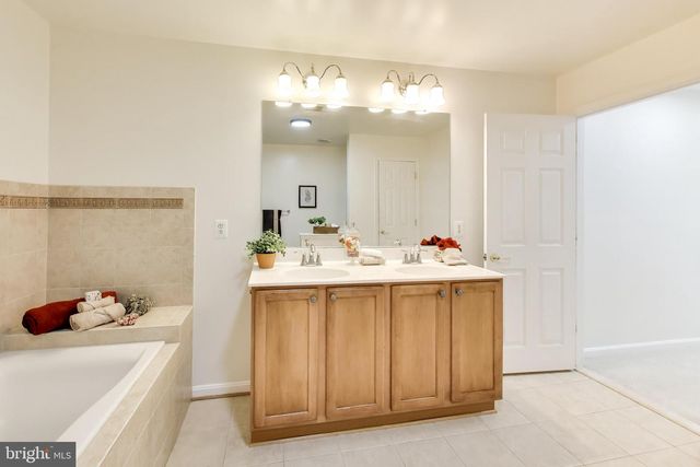 16815 NUTTAL OAK PL, Woodbridge, VA 22191