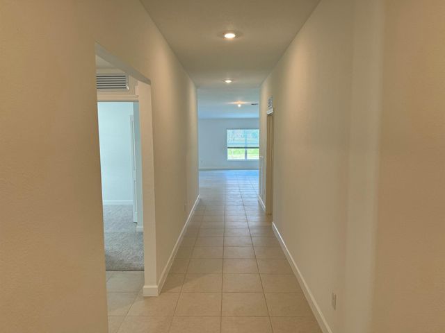 10445 NW Suncrest Lp, Port St Lucie, FL 34987