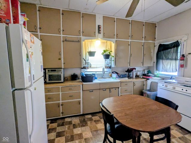 2122 Pearl Street, Anderson, IN 46016