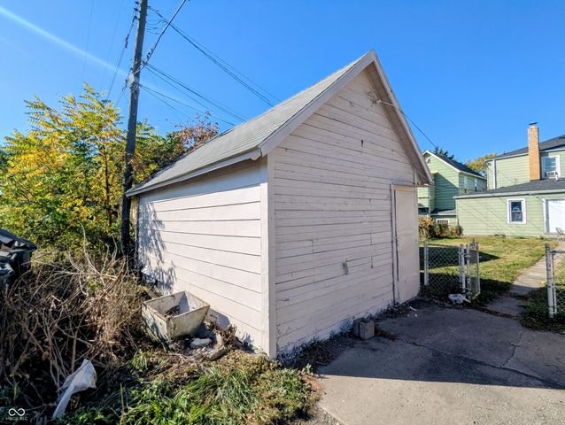 2122 Pearl Street, Anderson, IN 46016