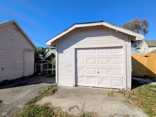 2122 Pearl Street, Anderson, IN 46016