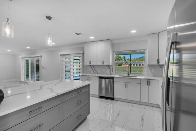 1911 NW 107th Dr, Coral Springs, FL 33071