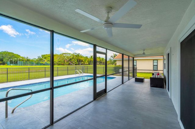 1911 NW 107th Dr, Coral Springs, FL 33071