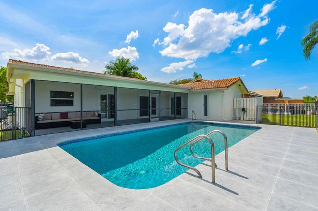 1911 NW 107th Dr, Coral Springs, FL 33071