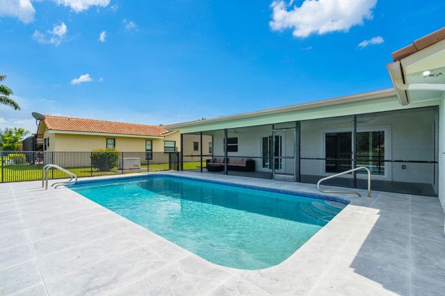 1911 NW 107th Dr, Coral Springs, FL 33071