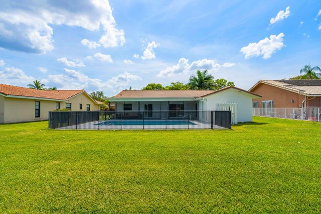 1911 NW 107th Dr, Coral Springs, FL 33071