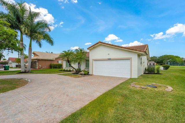 1911 NW 107th Dr, Coral Springs, FL 33071