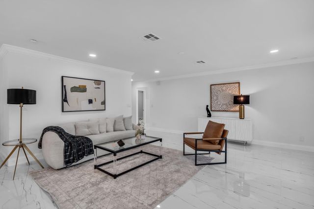 1911 NW 107th Dr, Coral Springs, FL 33071