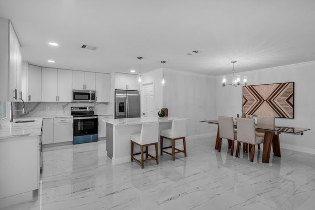 1911 NW 107th Dr, Coral Springs, FL 33071