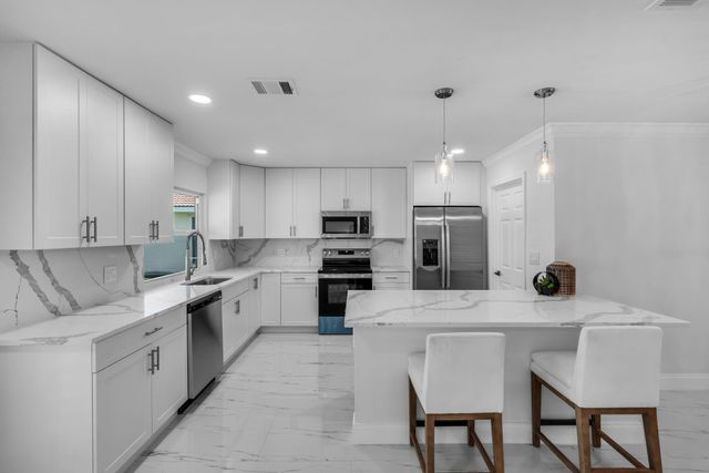 1911 NW 107th Dr, Coral Springs, FL 33071