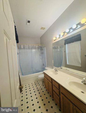 11200 HOLLINS CT, Fredericksburg, VA 22407