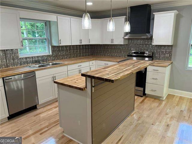 81 Lawanda Lane, Hiram, GA 30141