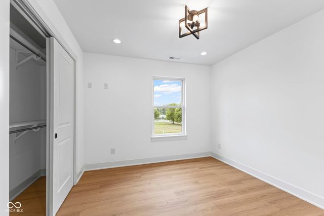 5874 Harbour Town Drive, Noblesville, IN 46062